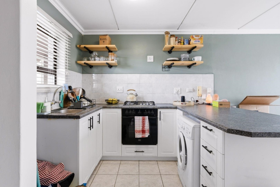 To Let 1 Bedroom Property for Rent in Table View Western Cape